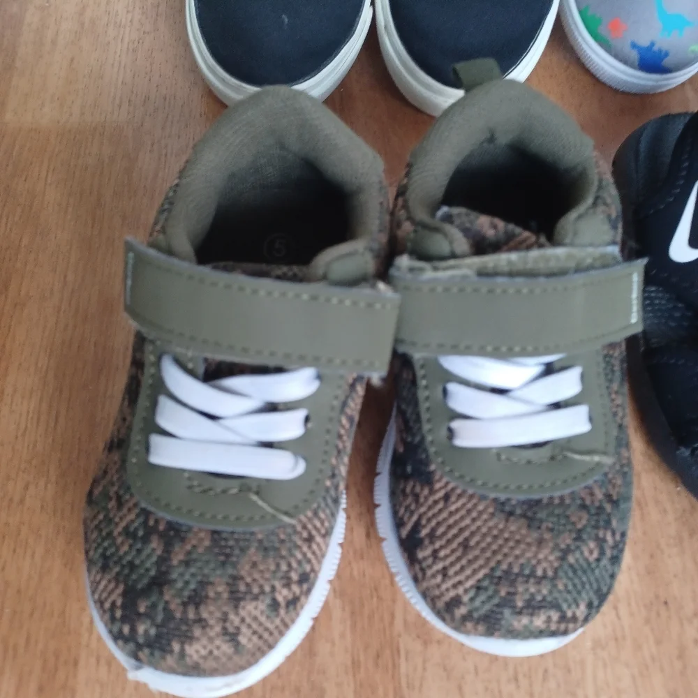 Boys shoe lot size 5, Nike, old Navy, Gerber